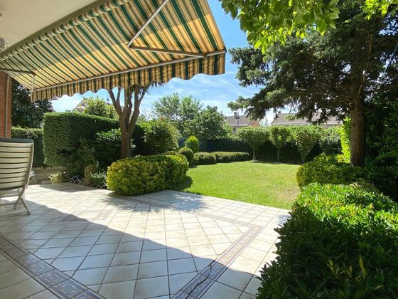 Foto 2 de Casa en venda a Armentia - Ciudad Jardín de 5 habitacions amb terrassa i garatge