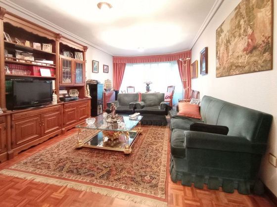 Foto 2 de Pis en venda a Centro - Vitoria-Gasteiz de 3 habitacions amb terrassa i garatge