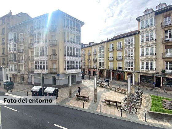 Foto 2 de Pis en venda a Centro - Vitoria-Gasteiz de 9 habitacions amb ascensor