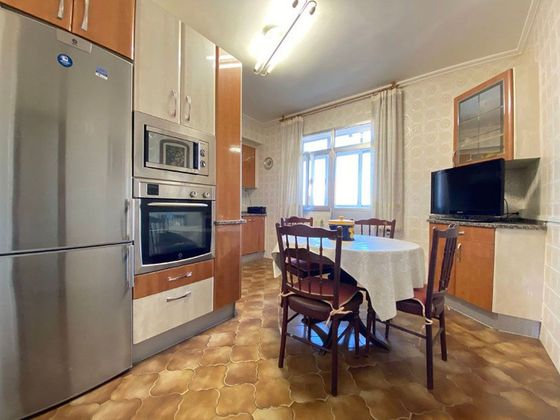 Foto 2 de Pis en venda a Zaramaga de 3 habitacions amb terrassa i calefacció