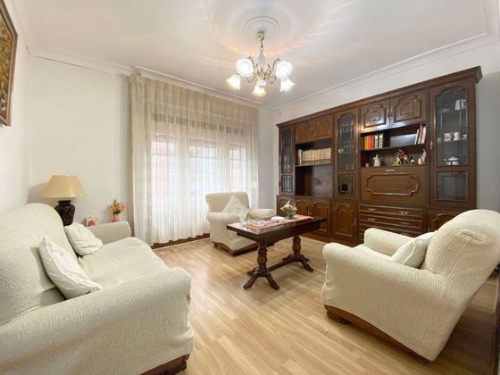 Foto 2 de Pis en venda a Lovaina - Aranzabal de 4 habitacions amb calefacció i ascensor