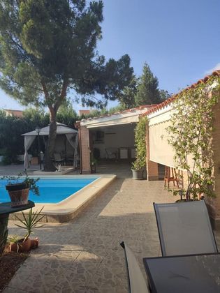 Foto 2 de Xalet en venda a Olías del Rey de 4 habitacions amb piscina i garatge