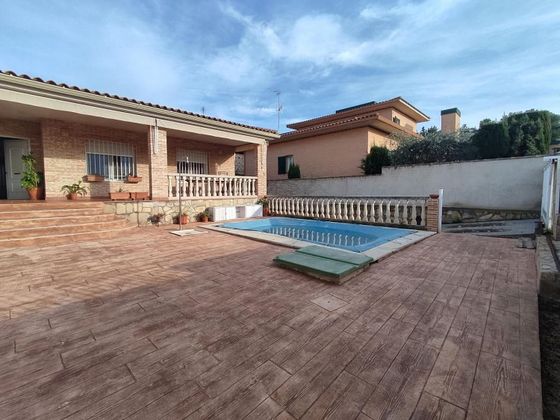 Foto 2 de Xalet en venda a Los Cigarrales-La Bastida de 4 habitacions amb terrassa i piscina