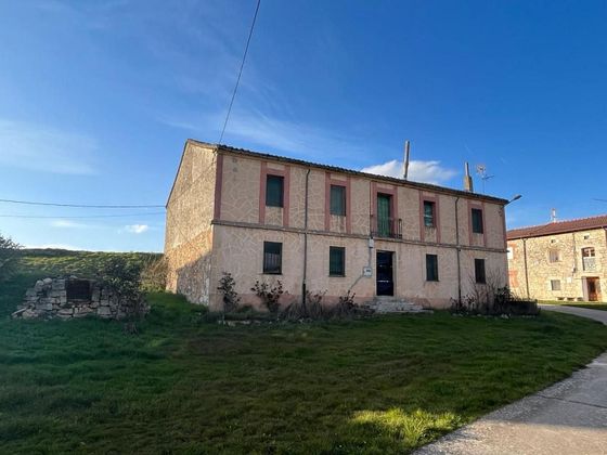 Foto 1 de Casa rural en venta en Villadiego de 6 habitaciones con piscina