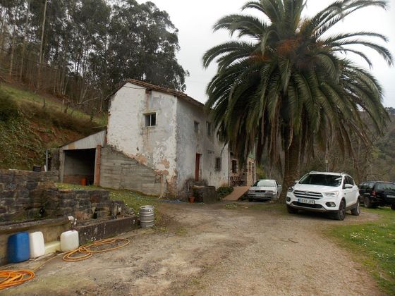 Foto 2 de Casa en venda a calle Caserio Miyares de 4 habitacions amb terrassa i jardí