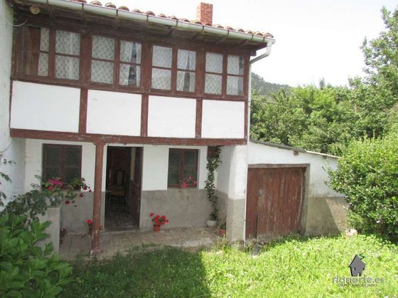 Foto 2 de Casa en venda a Parres de 2 habitacions amb terrassa i garatge