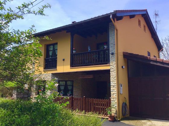 Foto 2 de Casa en venda a calle Aldea Cua de 3 habitacions amb terrassa i garatge