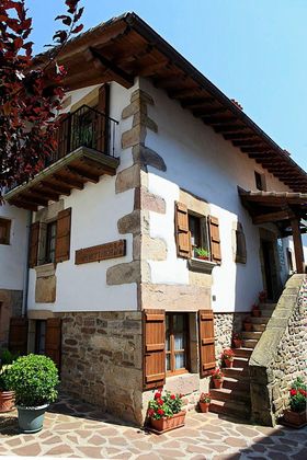 Foto 1 de Casa en venda a Elgorriaga de 9 habitacions amb terrassa i balcó