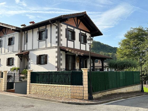 Foto 1 de Casa adossada en venda a calle Hegoalde Karrika de 3 habitacions amb terrassa i garatge