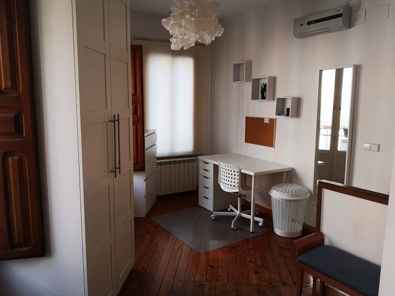 Foto 1 de Piso en alquiler en Plaza Mayor - San Agustín de 1 habitación con muebles y balcón