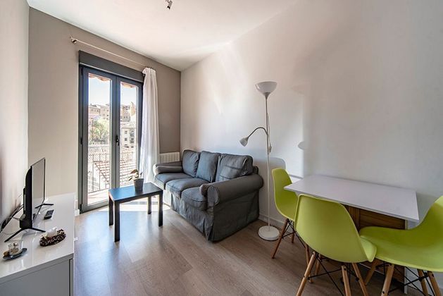 Foto 1 de Pis en lloguer a Centro - Segovia de 2 habitacions amb terrassa i mobles