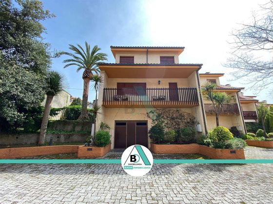Foto 1 de Casa adossada en venda a calle Galea de 4 habitacions amb terrassa i garatge