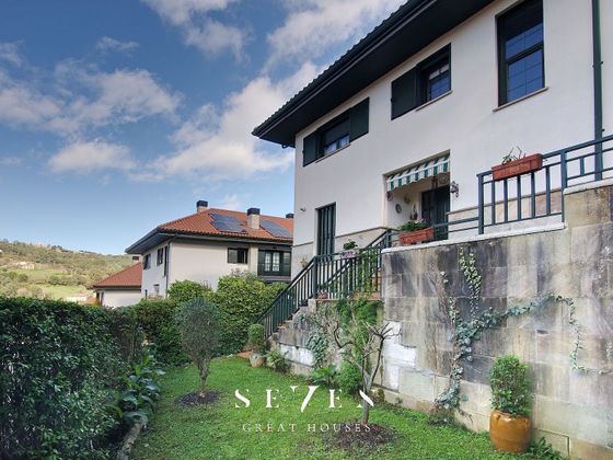 Foto 2 de Casa adossada en venda a barrio Prado de 4 habitacions amb terrassa i garatge