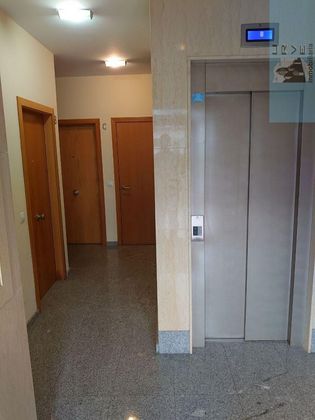Foto 2 de Venta de piso en Concheiros - Fontiñas de 1 habitación con ascensor