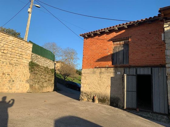 Foto 2 de Casa en venda a calle Valdaliga amb jardí