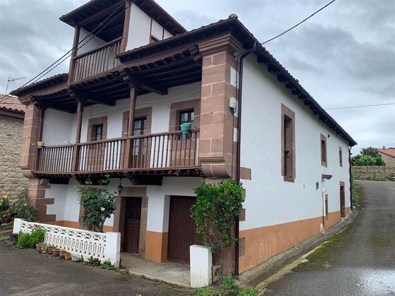 Foto 1 de Casa en venda a barrio Celis de 2 habitacions amb jardí i balcó