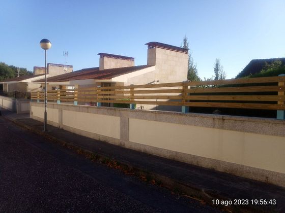 Foto 1 de Venta de chalet en Cotobade de 3 habitaciones con terraza y piscina