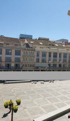Foto 2 de Pis en venda a Centro - El Pilar amb terrassa i calefacció