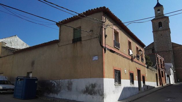 Foto 1 de Venta de casa adosada en calle Cruz de 7 habitaciones con terraza y jardín