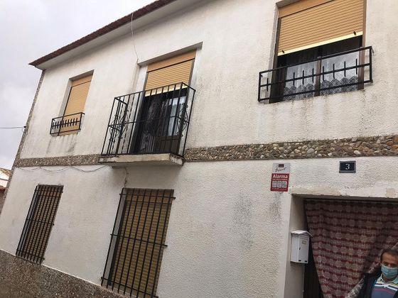 Foto 1 de Casa adossada en venda a calle Doctores de 6 habitacions amb terrassa i balcó