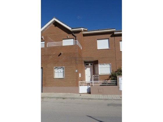 Foto 1 de Venta de casa adosada en calle Castilla la Mancha de 5 habitaciones y 122 m²