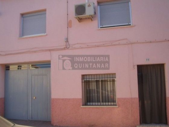 Foto 1 de Casa adossada en venda a Quintanar de la Orden de 4 habitacions amb terrassa