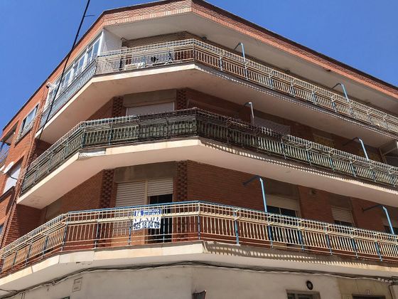 Foto 1 de Venta de piso en calle San Isidro de 3 habitaciones con terraza y balcón