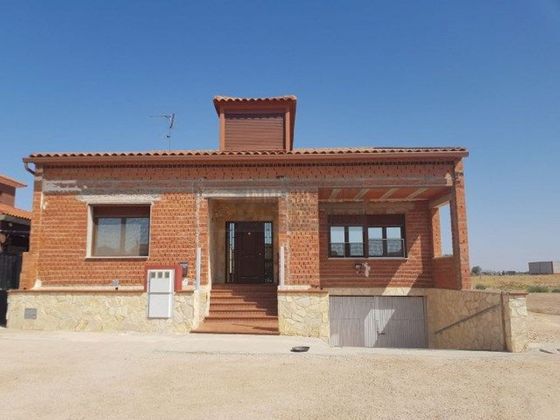 Foto 1 de Xalet en venda a Villa de Don Fadrique (La) de 3 habitacions amb garatge i jardí