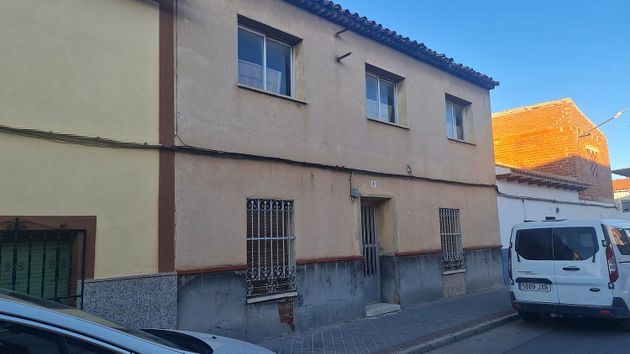 Foto 1 de Casa adossada en venda a Quintanar de la Orden de 4 habitacions amb jardí