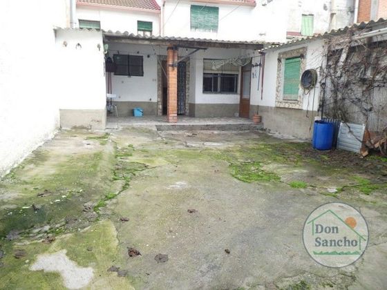 Foto 1 de Venta de casa adosada en Aldeamayor de San Martín de 6 habitaciones con garaje y jardín