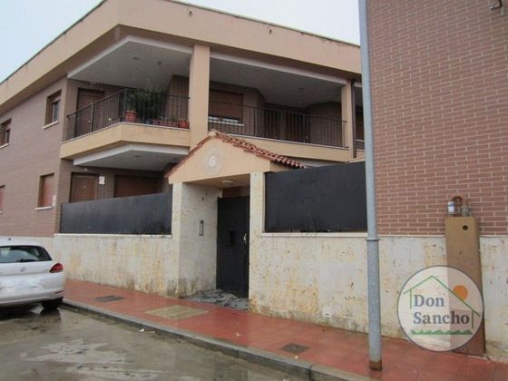 Foto 1 de Piso en venta en Cigales de 2 habitaciones con garaje y calefacción