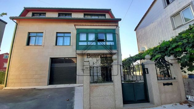 Foto 2 de Xalet en venda a Castiñeiriño - Cruceiro de Sar de 5 habitacions amb terrassa i garatge