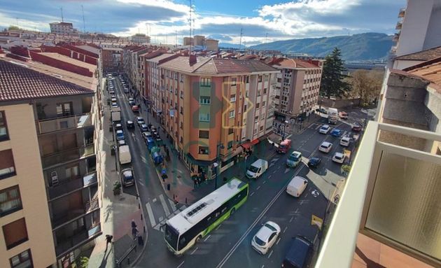 Foto 1 de Piso en venta en Portugalete de 3 habitaciones con terraza y balcón