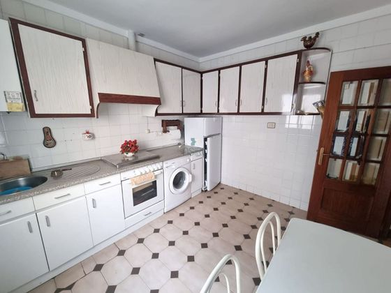 Foto 1 de Piso en venta en Portugalete de 2 habitaciones con jardín y calefacción