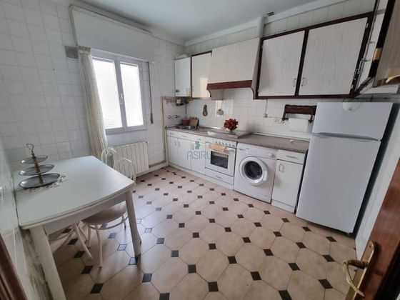 Foto 2 de Piso en venta en Portugalete de 2 habitaciones con jardín y calefacción
