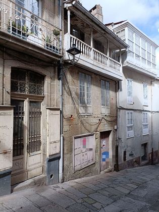 Foto 1 de Casa adosada en venta en Betanzos de 4 habitaciones con balcón