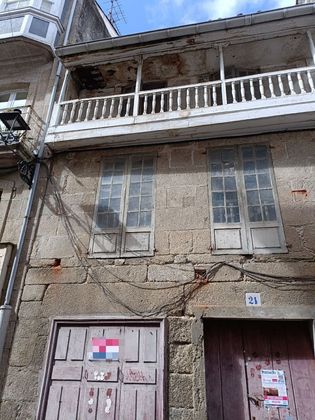 Foto 2 de Casa adossada en venda a Betanzos de 4 habitacions amb balcó