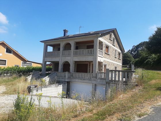 Foto 2 de Xalet en venda a Cesuras de 6 habitacions amb terrassa i garatge