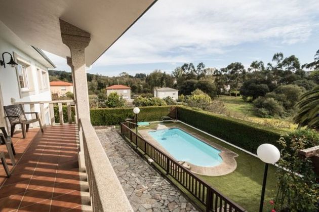 Foto 1 de Venta de chalet en Dorneda de 5 habitaciones con terraza y piscina