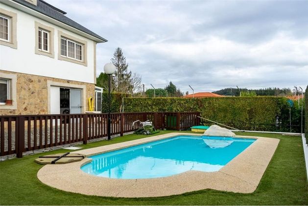 Foto 2 de Venta de chalet en Dorneda de 5 habitaciones con terraza y piscina