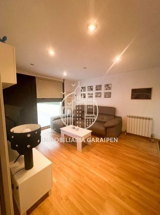 Foto 2 de Pis en venda a Irura de 2 habitacions amb terrassa i garatge