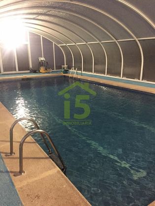 Foto 1 de Xalet en venda a Villaquilambre de 4 habitacions amb piscina i garatge