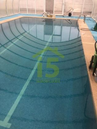 Foto 2 de Xalet en venda a Villaquilambre de 4 habitacions amb piscina i garatge