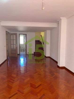 Foto 2 de Dúplex en venda a Centro Ciudad de 4 habitacions amb terrassa i garatge
