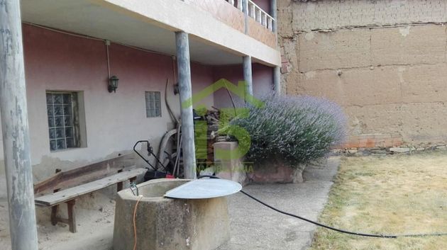 Foto 2 de Venta de casa en Riego de la Vega de 4 habitaciones con jardín