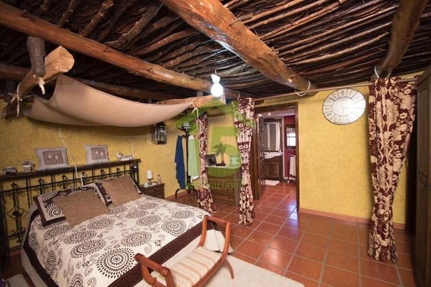 Foto 1 de Casa en venda a Sahagún de 5 habitacions amb jardí i calefacció