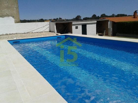 Foto 2 de Xalet en venda a Sariegos de 4 habitacions amb terrassa i piscina