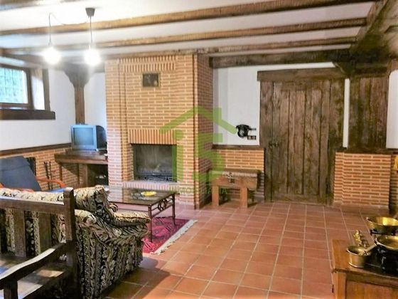 Foto 1 de Xalet en venda a Las Eras de Renueva de 5 habitacions amb terrassa i garatge