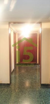 Foto 2 de Pis en venda a Centro Ciudad de 3 habitacions amb terrassa i calefacció