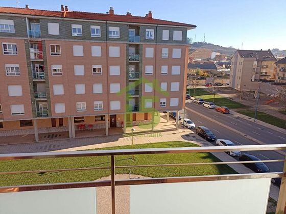 Foto 1 de Piso en venta en La Chantría - La Lastra de 3 habitaciones con terraza y garaje
